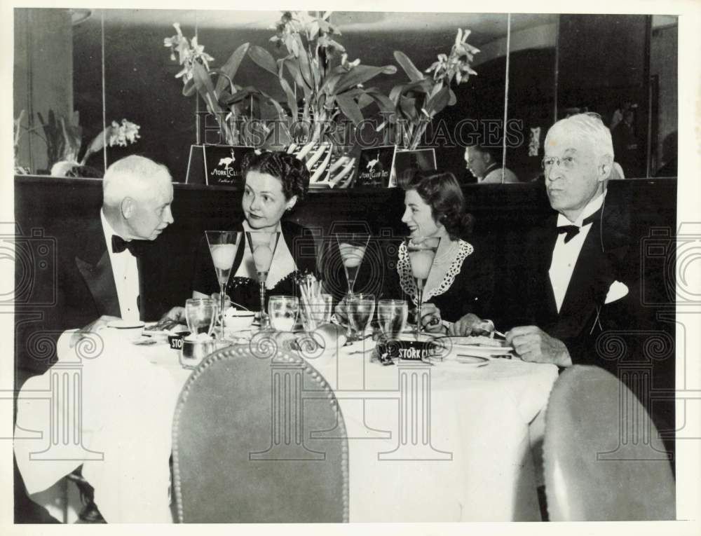 1949 Press Photo Bernard Baruch and guests dine at the Stork Club in New York- Historic Images