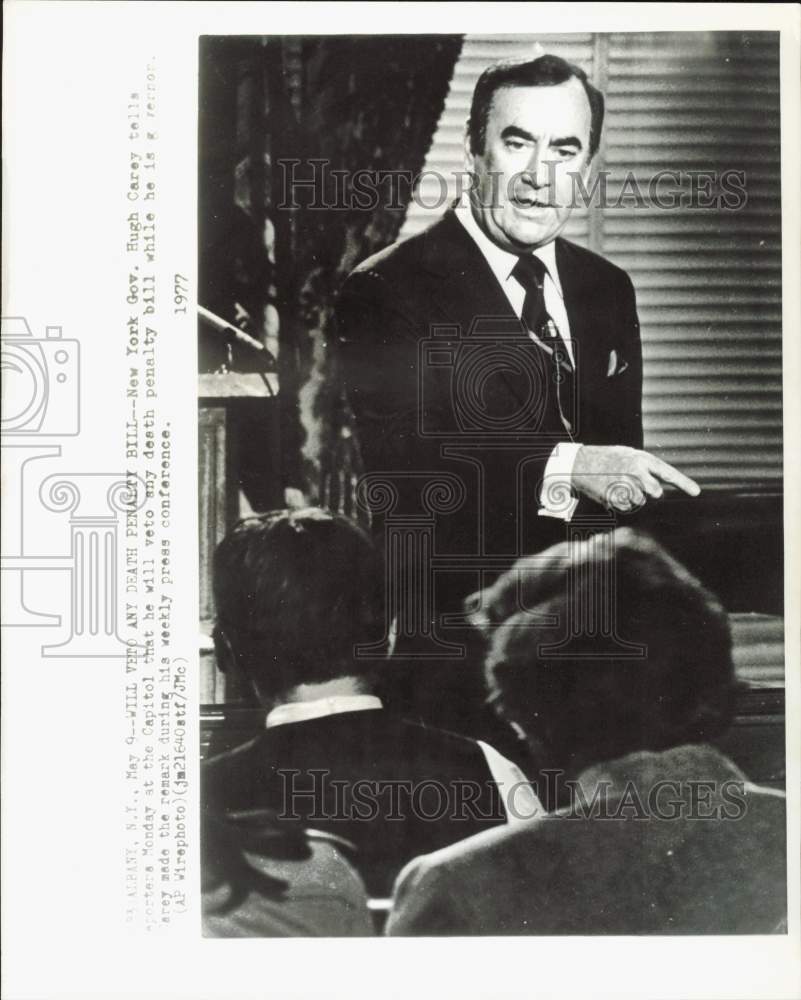 1977 Press Photo Governor Hugh Carey discusses death penalty bill at Albany- Historic Images