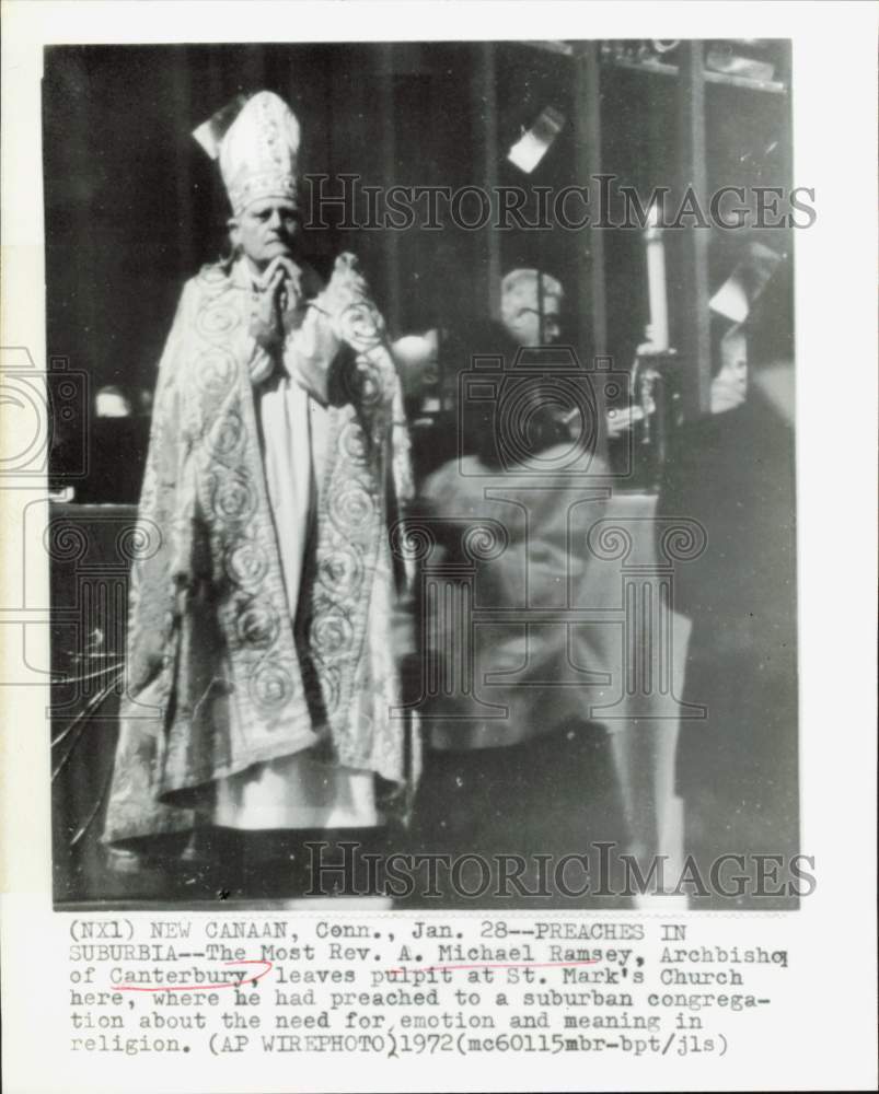 1972 Press Photo Reverend Michael Ramsey preaches at church in Connecticut- Historic Images