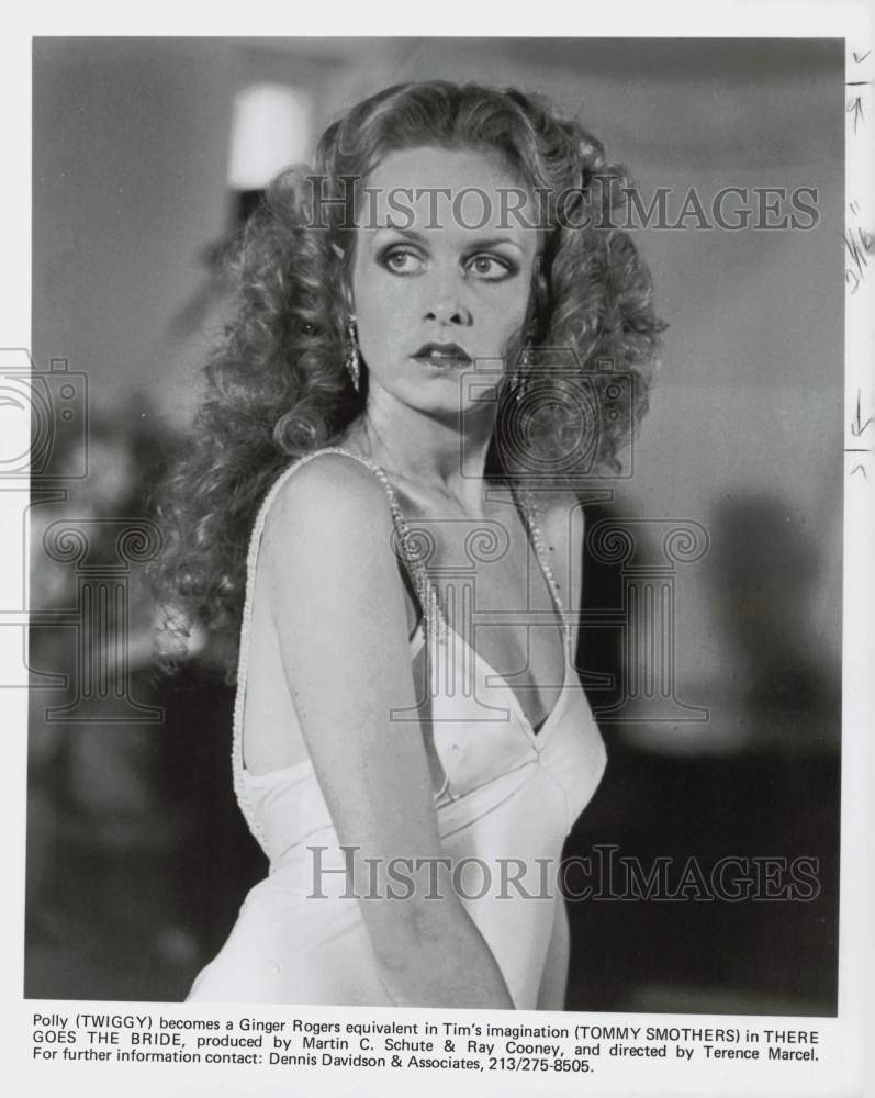 Press Photo Twiggy starring in &quot;There Goes the Bride&quot; - kfp00321- Historic Images