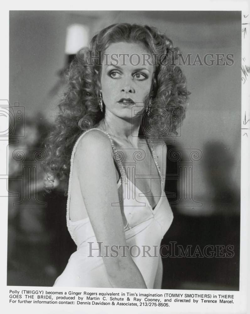 Press Photo Twiggy starring in "There Goes the Bride" - kfp00321- Historic Images