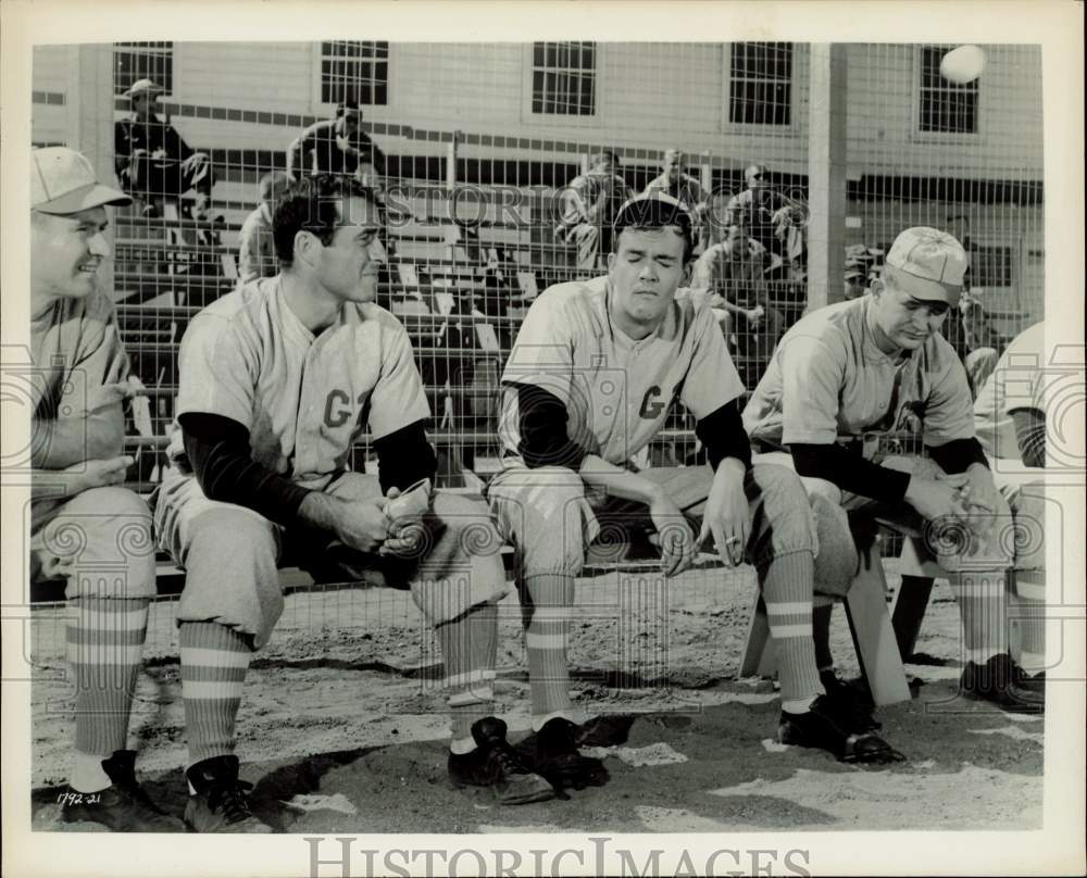 Press Photo Actor Jim Hutton &amp; Co-Stars in &quot;The Horizontal Lieutenant&quot; Film- Historic Images