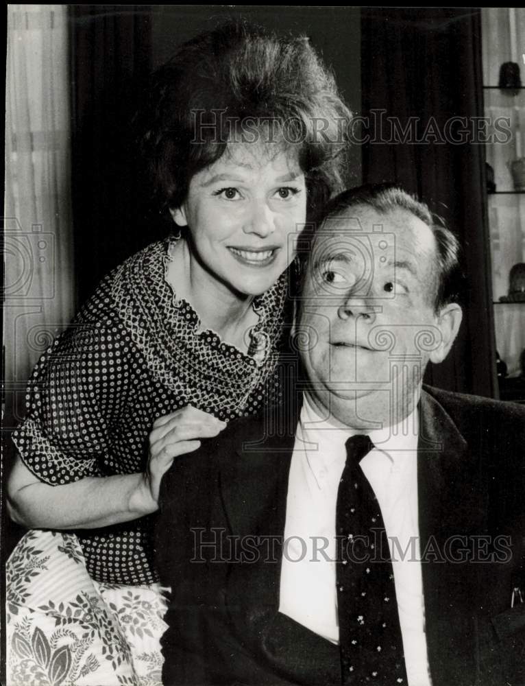 1966 Press Photo Actors Ludi Claire, Tom Ewell, Stars of "Life With Father" Play- Historic Images