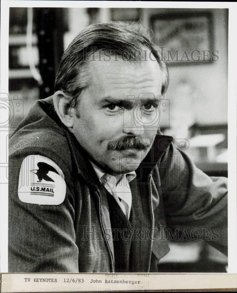 1983 Press Photo Actor John Ratzenberger, Cliff the Mailman on &quot;Cheers&quot;- Historic Images