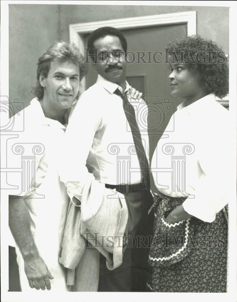 1988 Press Photo Don Yesso, Tim Reid, Francesca P. Roberts on &quot;Frank&#39;s Place&quot;- Historic Images