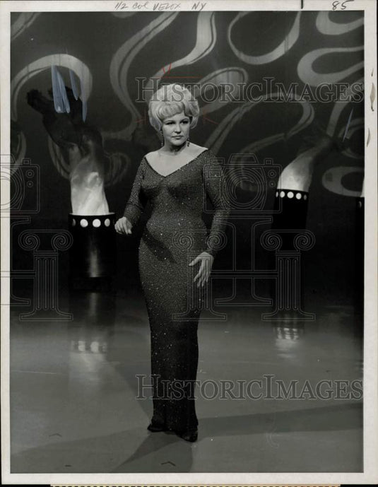 1965 Press Photo Peggy Lee performs on "The Andy Williams Show" - kfx02517- Historic Images