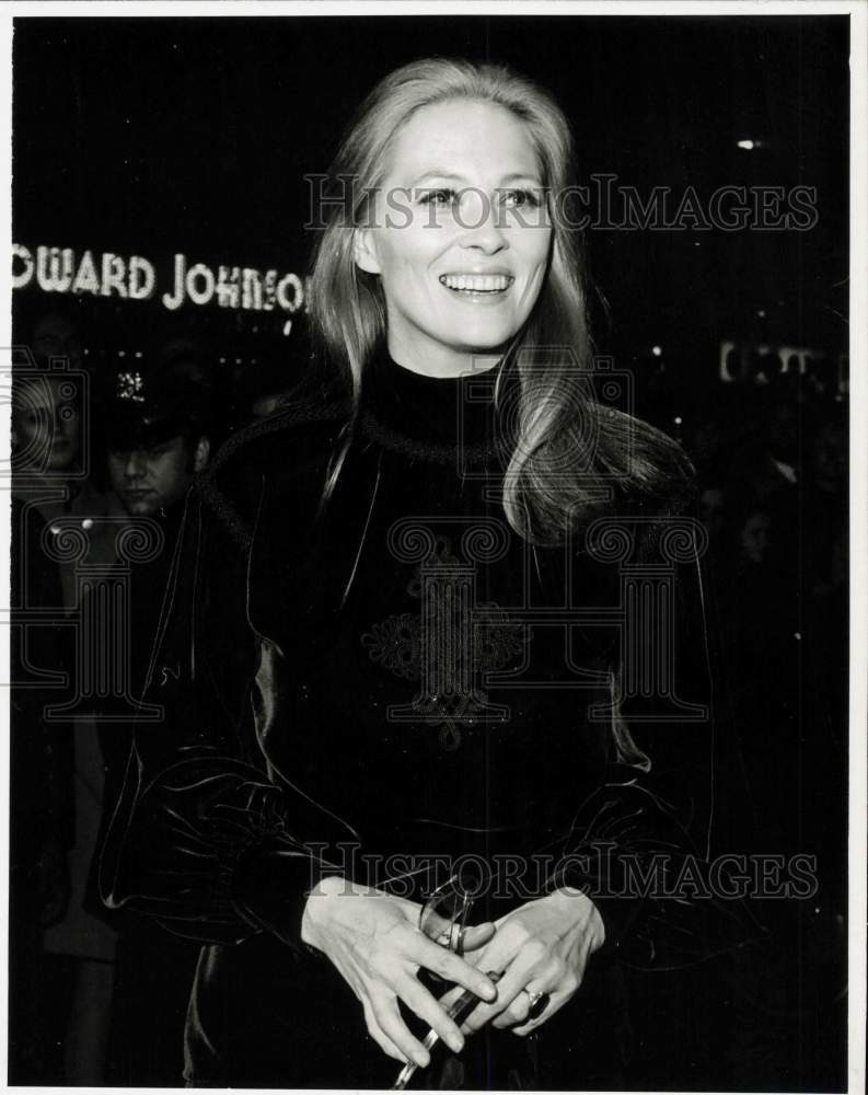 1969 Press Photo Faye Dunaway at the premiere of &quot;The Arrangement&quot; in New York.- Historic Images