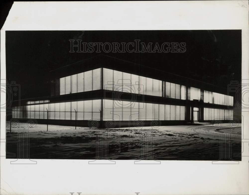 Press Photo Glass packaging Research Laboratory of Owens-Illinois, Toledo, Ohio- Historic Images