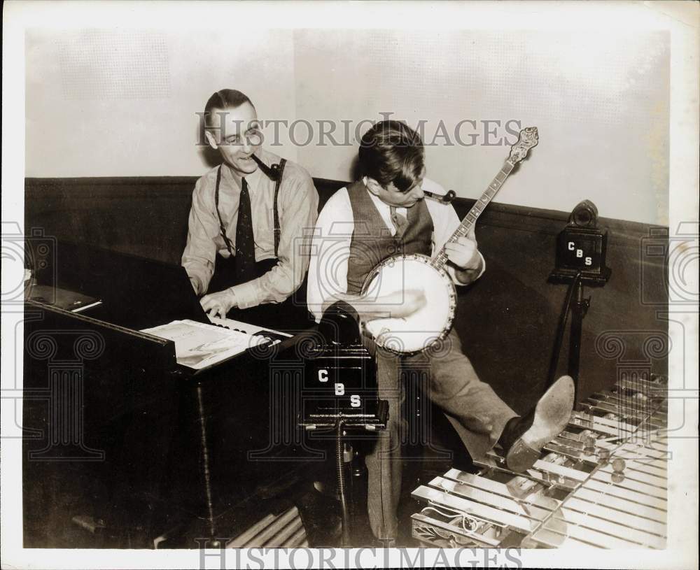 Press Photo Arthur Godfrey and fellow musician - kfx11885- Historic Images