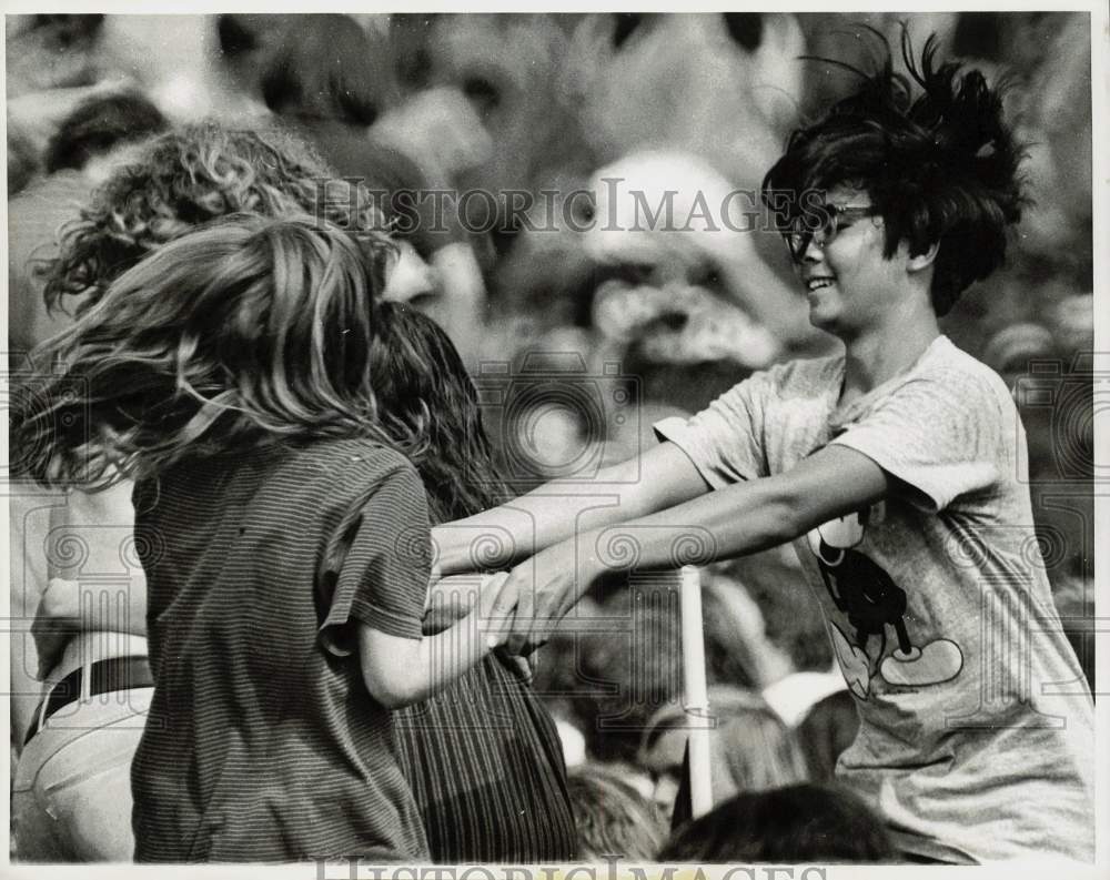 1970 Press Photo Rock festival attendees dance in Washington, D.C. - kfx14024- Historic Images