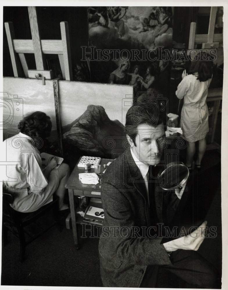 1969 Press Photo Conservator Hubert Sonnenburg &amp; Assistants Work in Museum- Historic Images