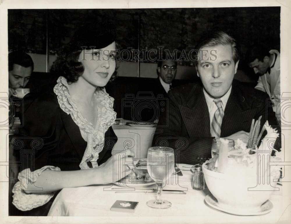 1936 Press Photo Actress Mary Brian Dines with Randolph Churchill, Hollywood- Historic Images