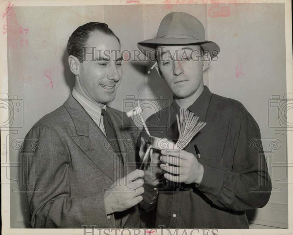 1946 Press Photo Singer Bing Crosby &amp; Sports Commentator Bill Stern - kfx16723- Historic Images