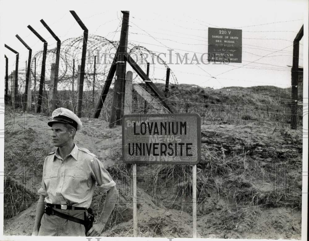 1961 Press Photo Guard at Lovanium University United Nations Area in the Congo- Historic Images