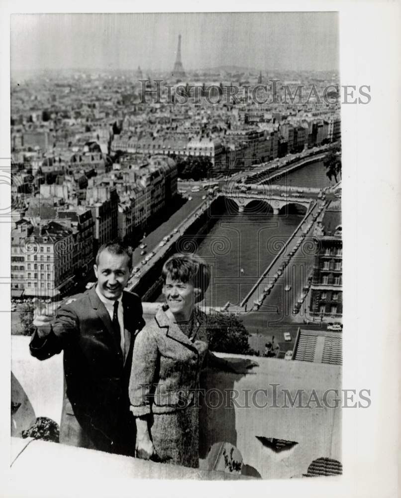 1965 Press Photo US Astronaut James McDivitt &amp; wife atop Notre Dame in Paris.- Historic Images