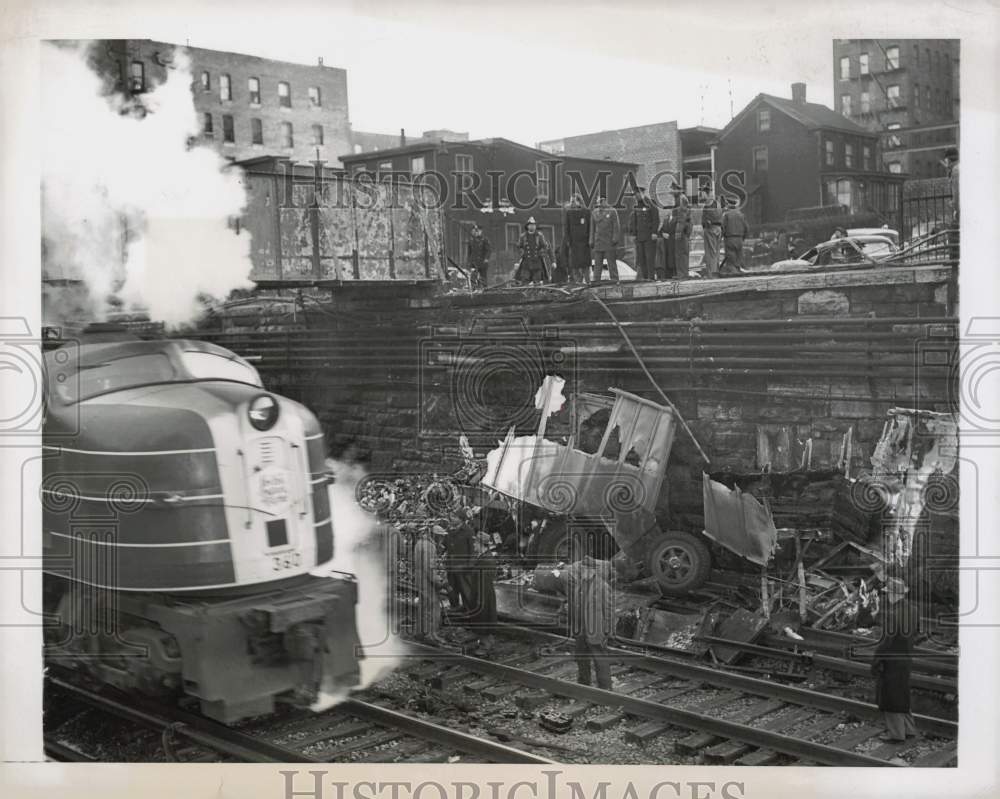 1950 Press Photo Truck Accident on Central Railroad Tracks in New York City- Historic Images