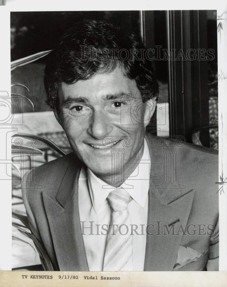 1980 Press Photo Hairstylist Vidal Sassoon on Television's "Your New Day"- Historic Images