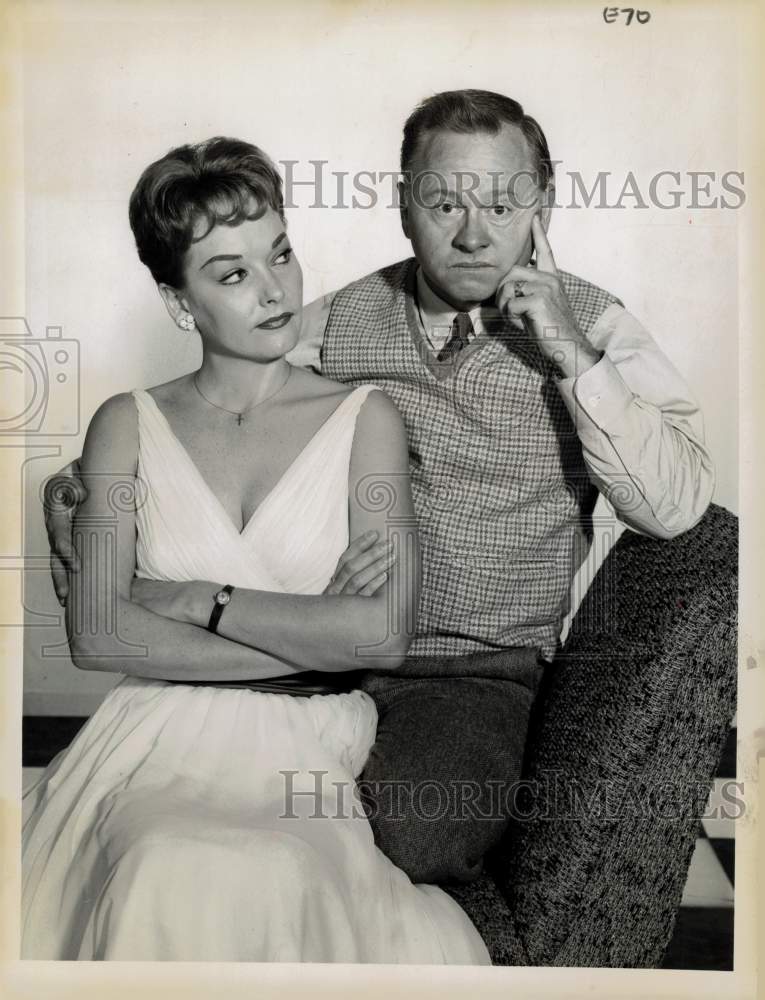 1960 Press Photo Mickey Rooney and Dorothy Martinson on Revlon Variety Special- Historic Images