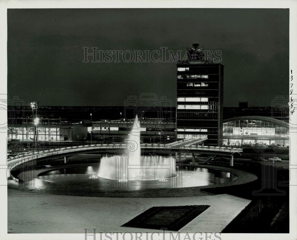 1959 Press Photo Aerial View of Fountain at New York International Airport- Historic Images