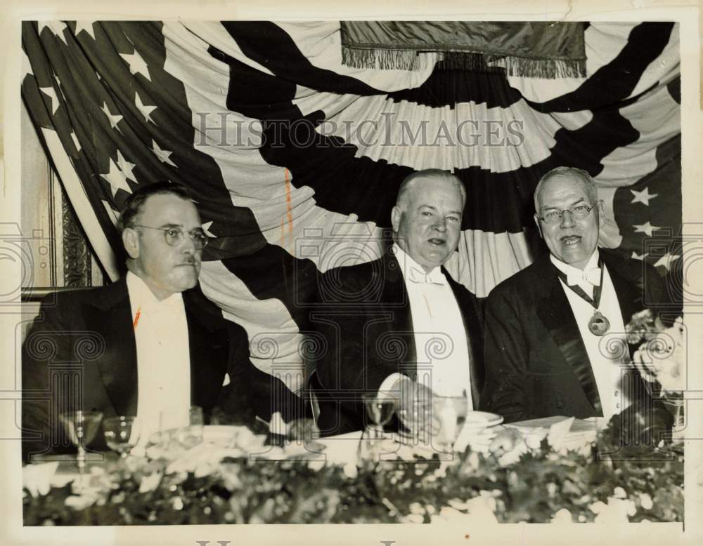 1935 Press Photo Herbert Hoover, Milton W Harrison &amp; Frank R Coates in New York- Historic Images