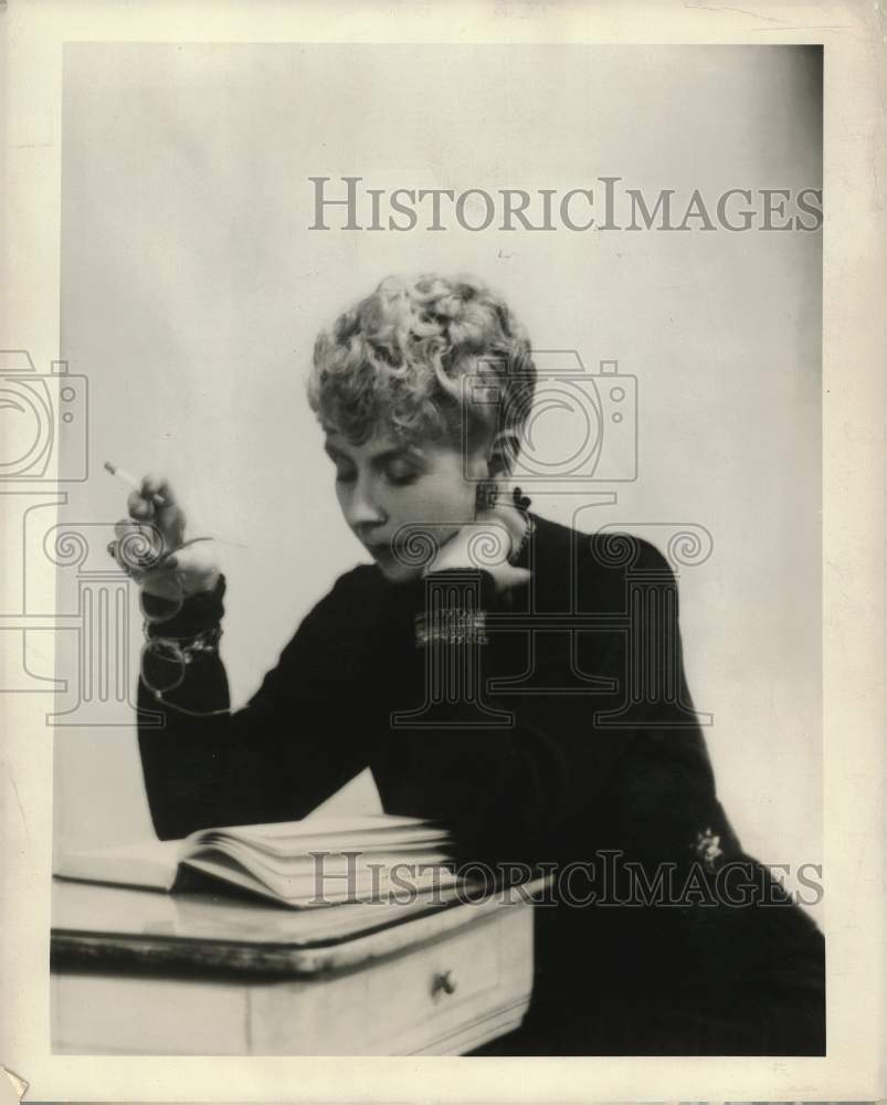 Press Photo Marguerite Steen, Author of "The Sun Is My Undoing" Book - kfx26387- Historic Images