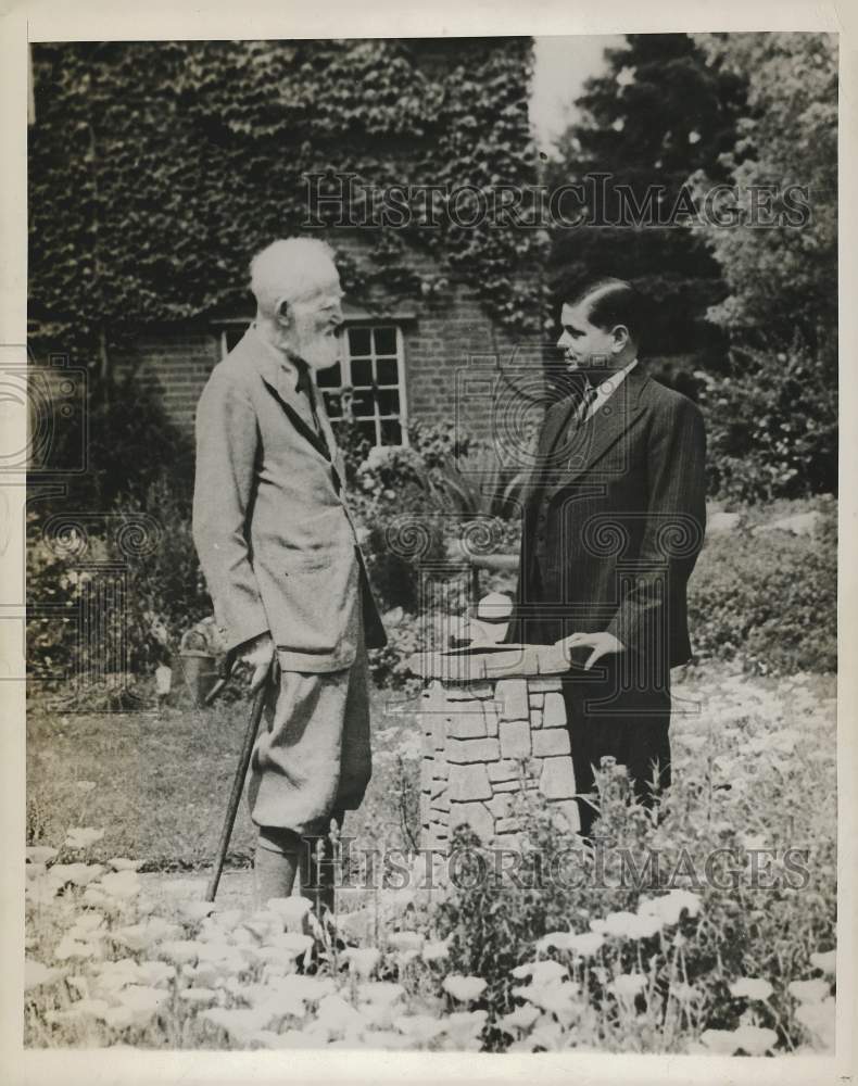 1946 Press Photo George Bernard Shaw with Devadas Gandhi in England - kfx27871- Historic Images