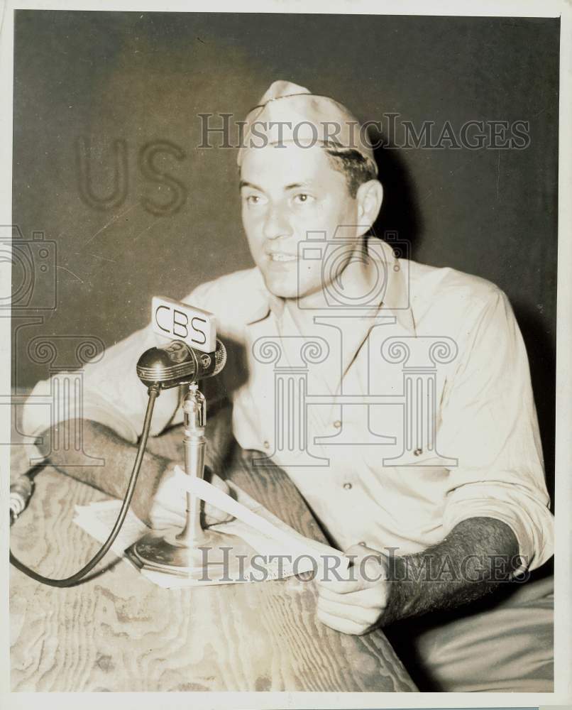 1941 Press Photo Eric Sevareid in CBS Special &quot;War Games&quot; - kfx29355- Historic Images