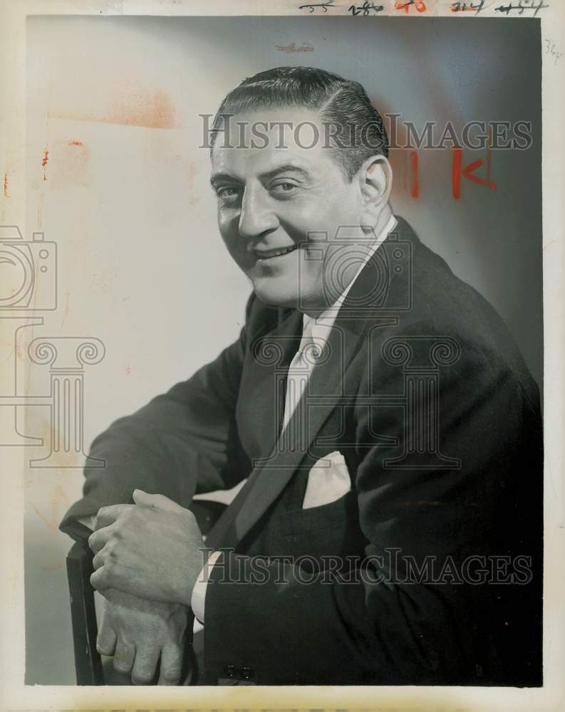 1952 Press Photo Guy Lombardo of &quot;Your Hit Parade&quot; on NBC Radio - kfx30553- Historic Images