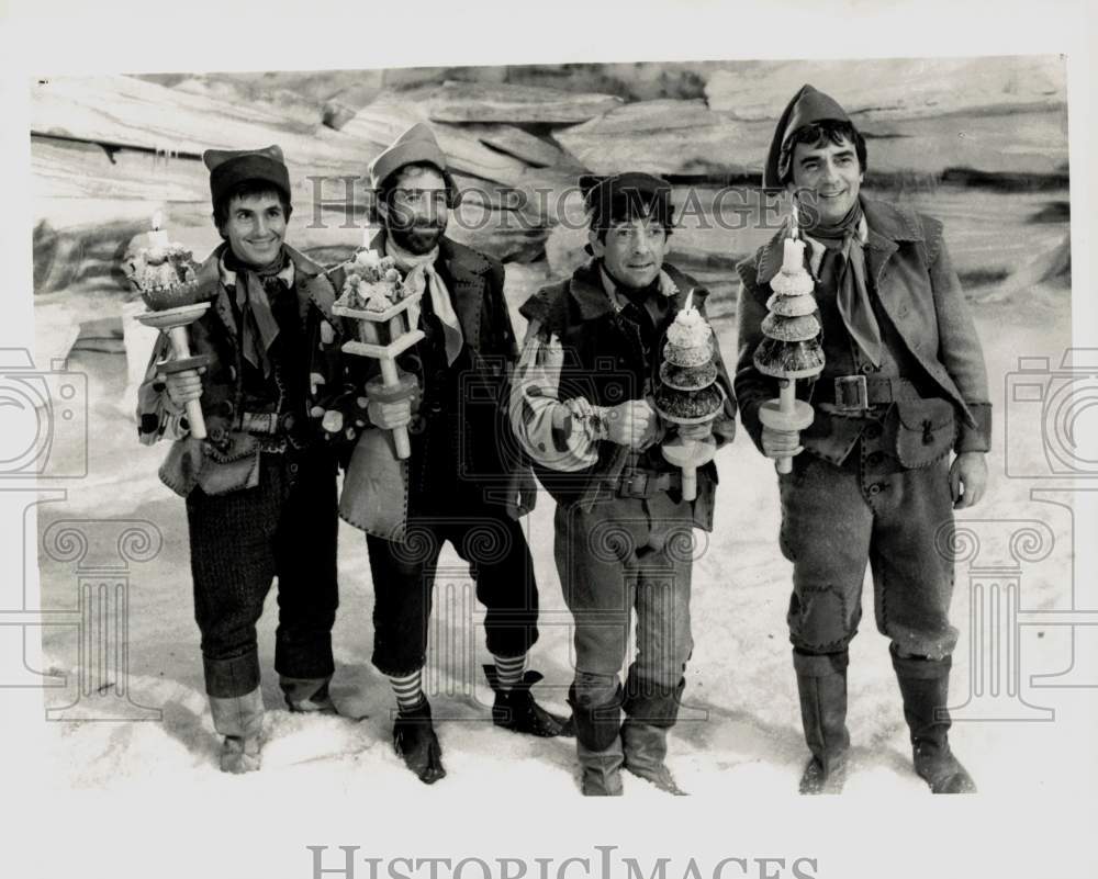 Press Photo Actor Dudley Moore and Co-Stars in "Santa Claus: The Movie"- Historic Images