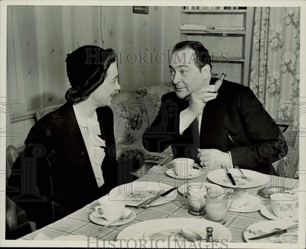 1937 Press Photo Actor Edward Arnold, Colleague in Movie Scene - kfx37070- Historic Images