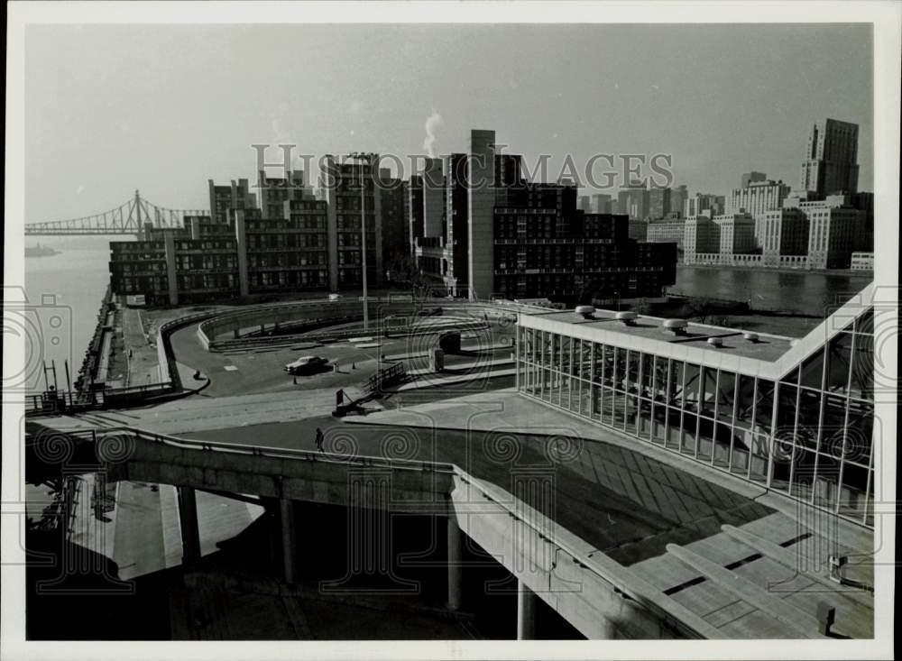 1976 Press Photo New Apartment Complex on Roosevelt Island in New York City- Historic Images