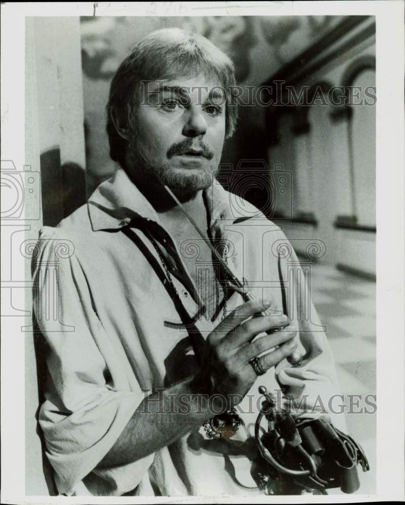 Press Photo Actor Derek Jacobi Stars in PBS Presentation of &quot;Hamlet&quot; - kfx40342- Historic Images