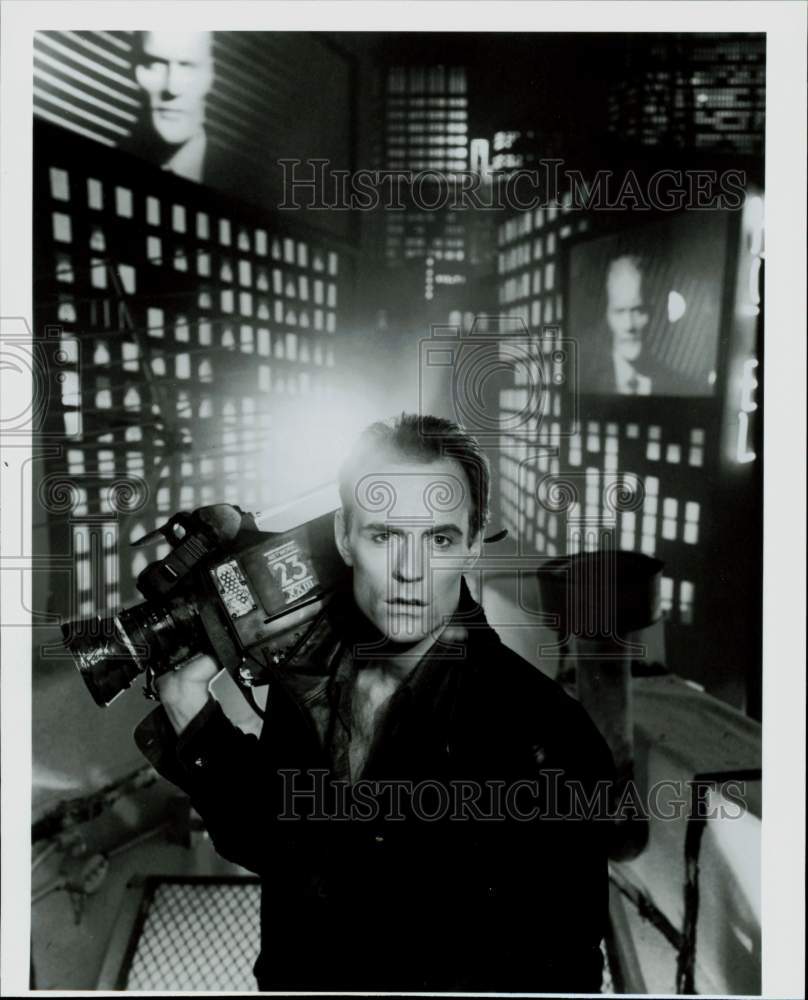 1987 Press Photo Matt Frewer stars in ABC series &quot;Max Headroom&quot; - kfx40550- Historic Images