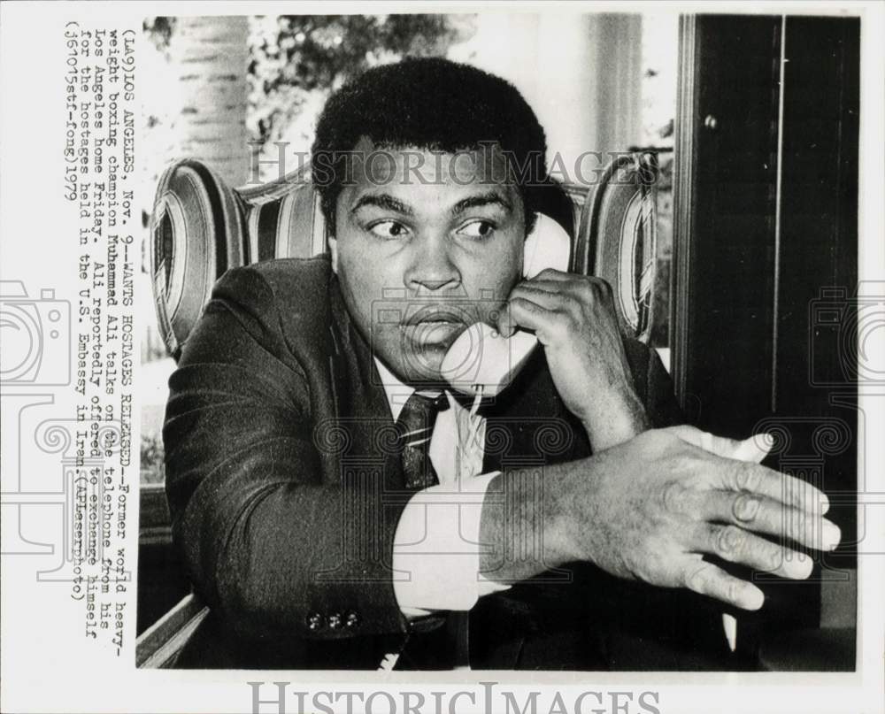 1979 Press Photo Ex-Boxer Muhammad Ali talks on telephone from Los Angeles, CA- Historic Images