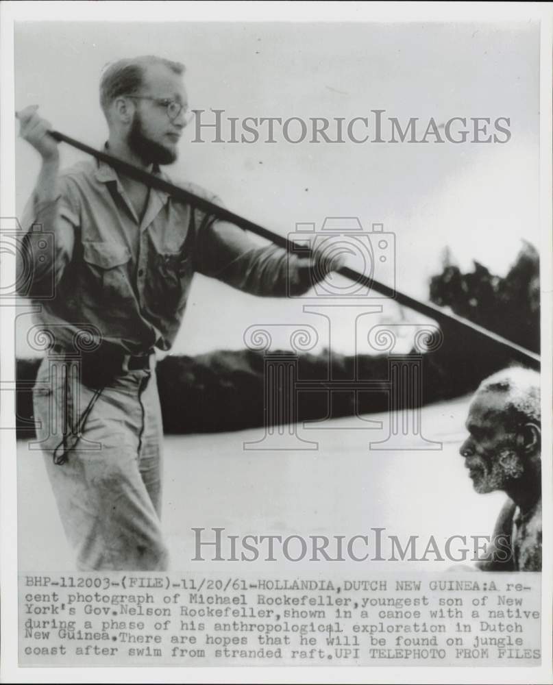 1961 Press Photo Michael Rockefeller explores New Guinea river in canoe- Historic Images