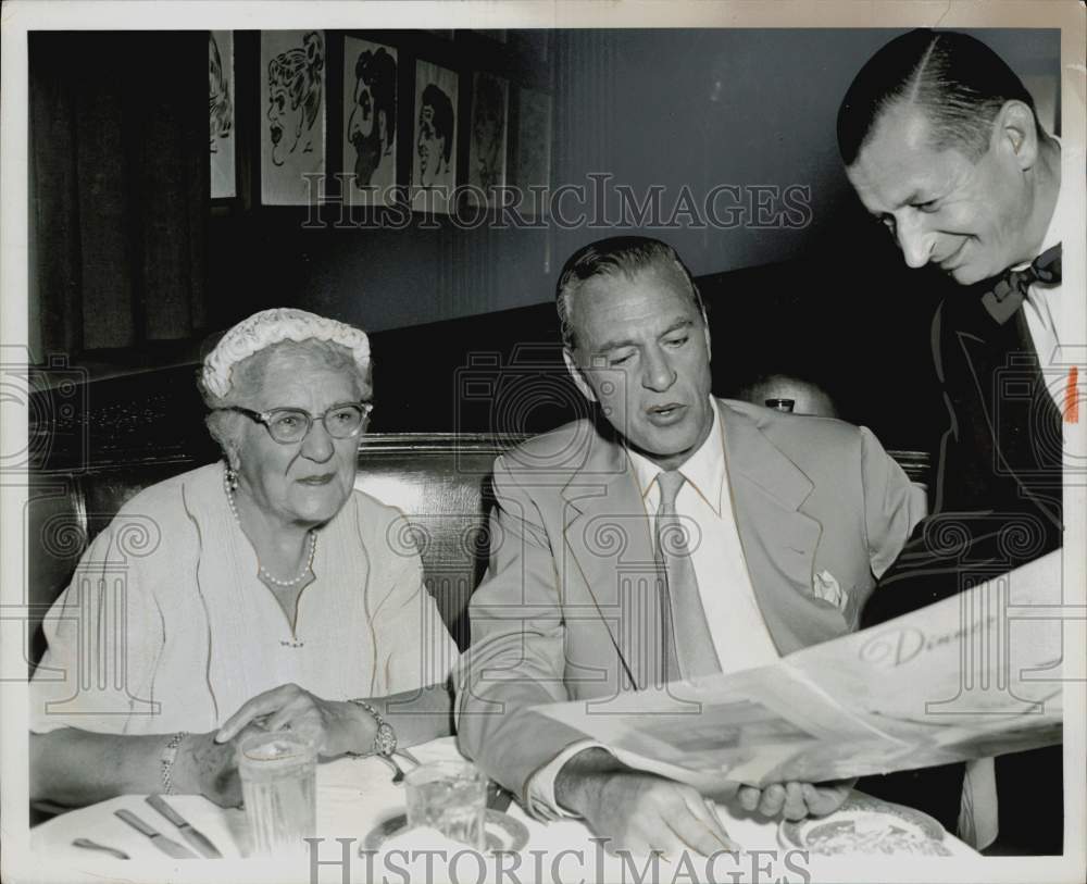 1955 Press Photo Actor Gary Cooper &amp; Mom Have Dinner, California - kfx45485- Historic Images