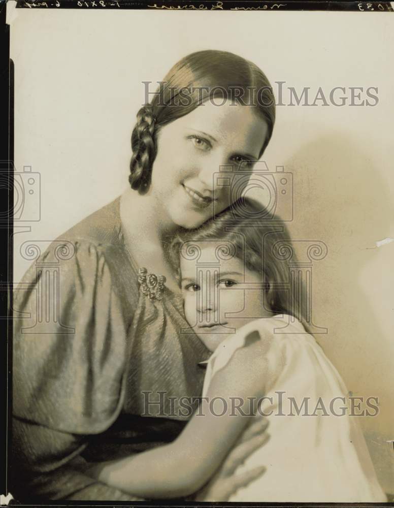 1926 Press Photo Norma Smallwood Gilcrease Bruce with daughter DesCygnes L&#39;Amour- Historic Images