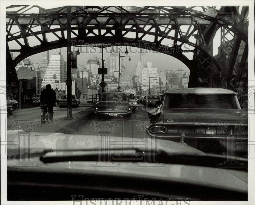 1966 Press Photo Traffic on Queensboro Bridge in New York - kfx48401- Historic Images