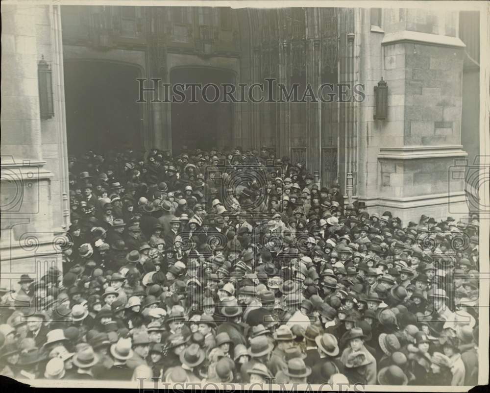 1924 Press Photo People at St. Thomas&#39; Episcopal Church in New York City- Historic Images