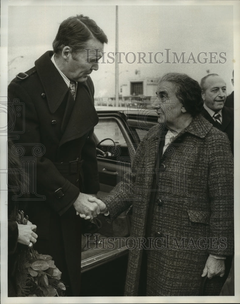 1971 Press Photo Israel Prime Minister Golda Meir &amp; Bud Palmer in NYC- Historic Images