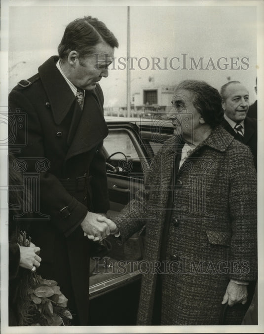1971 Press Photo Israel Prime Minister Golda Meir & Bud Palmer in NYC- Historic Images