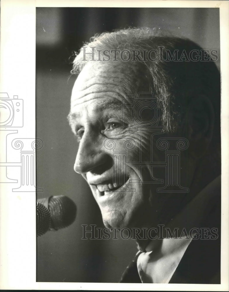 1978 Press Photo Red Holtzman Smiling After Being Made Cch of the Knicks- Historic Images