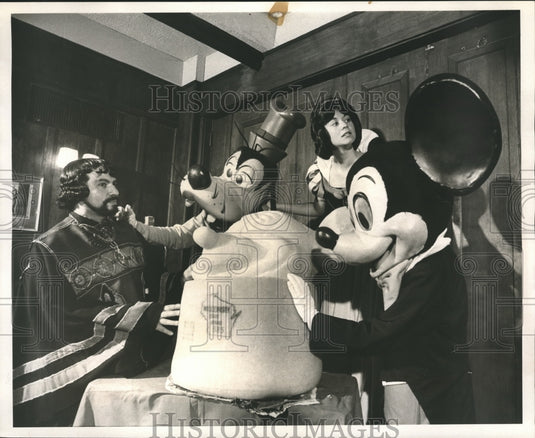 1971 Press Photo Mickey Mouse Sculpture ever made in Cheese Form - lfz00080- Historic Images
