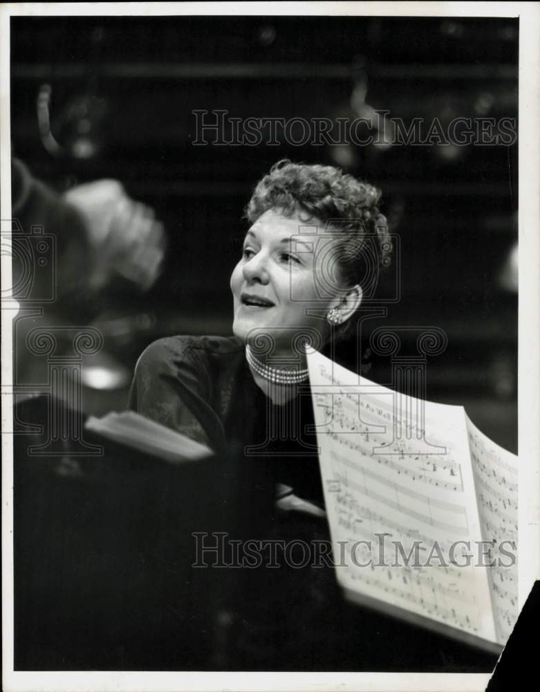 1954 Press Photo Mary Martin, Stage actress - lra01257- Historic Images