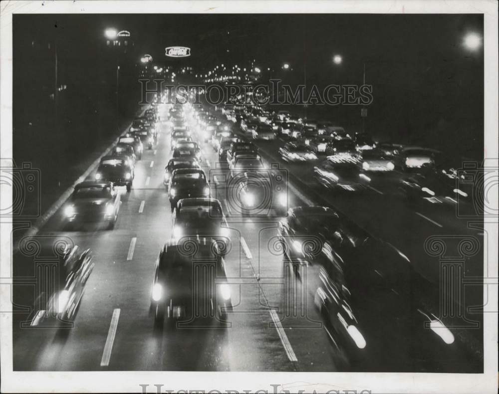 1959 Press Photo Traffic jam along Storrow Drive in the Back Bay, Boston- Historic Images