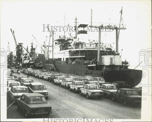 1978 Press Photo Soviet-made "Leda" cars line a dock at Luanda, Angola- Historic Images