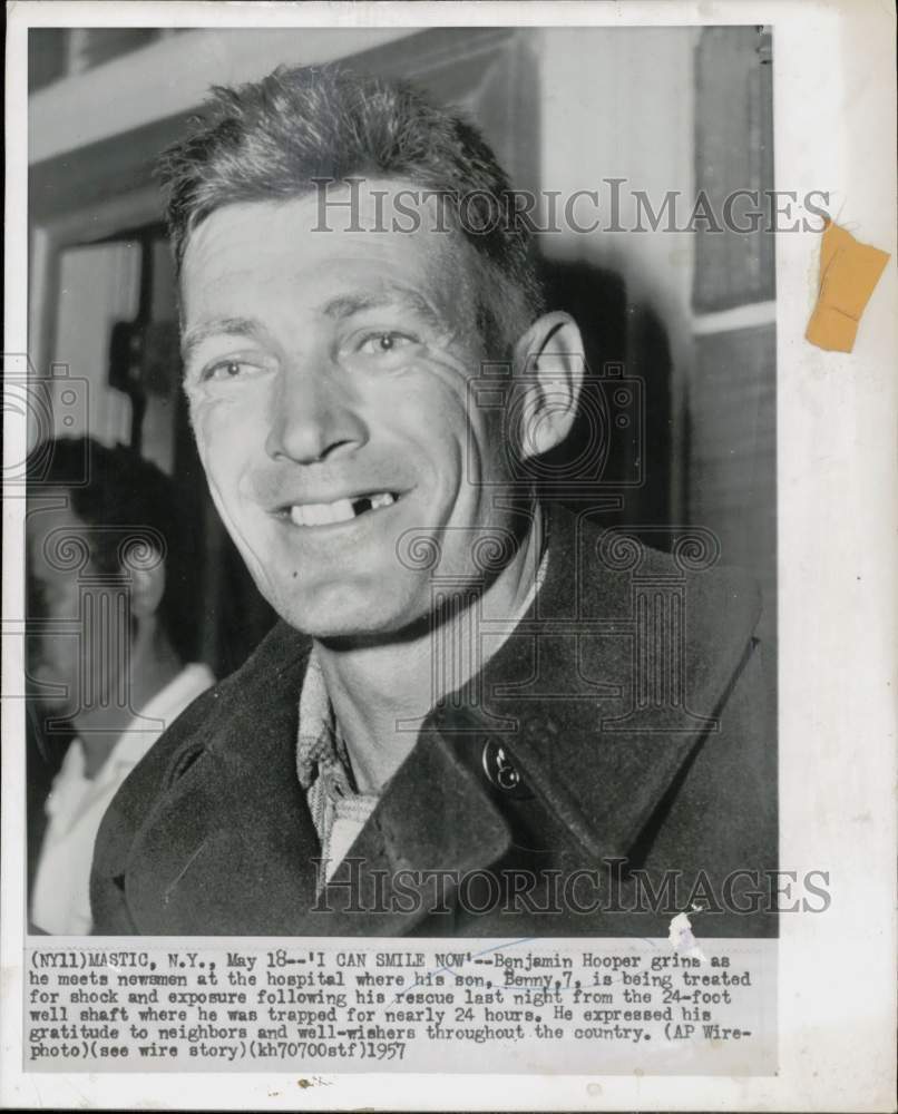 1957 Press Photo Benjamin Hooper thanks son&#39;s supporters during news conference- Historic Images