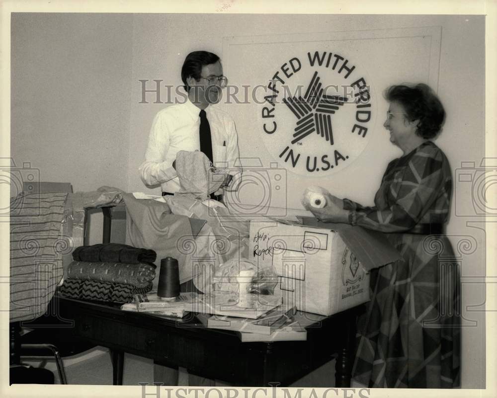 1984 Press Photo Jim Monroe and Mickey Watts, Cannon Mills Executives- Historic Images