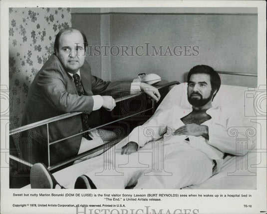 1978 Press Photo Dom De Luise and Burt Reynolds star in a scene from "The End"- Historic Images