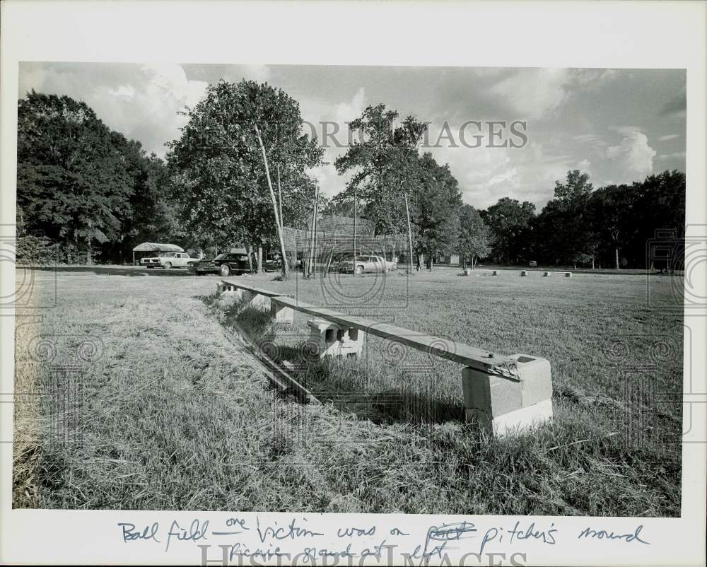 1977 Press Photo Ball field in Charlotte where shooting incident took place- Historic Images